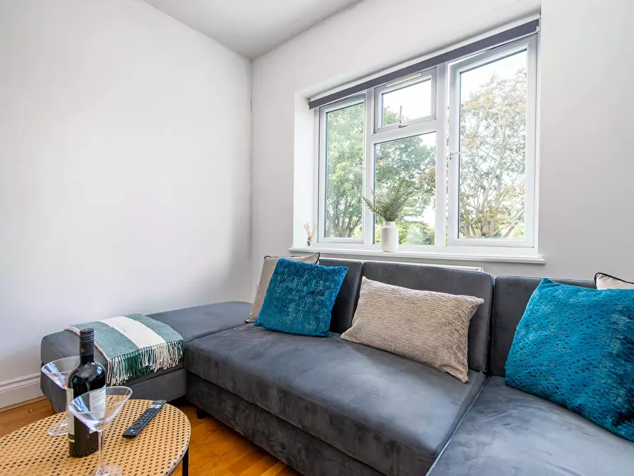 Immagine 2 di Appartamento in affitto  in Gunnersbury Avenue a Ealing
