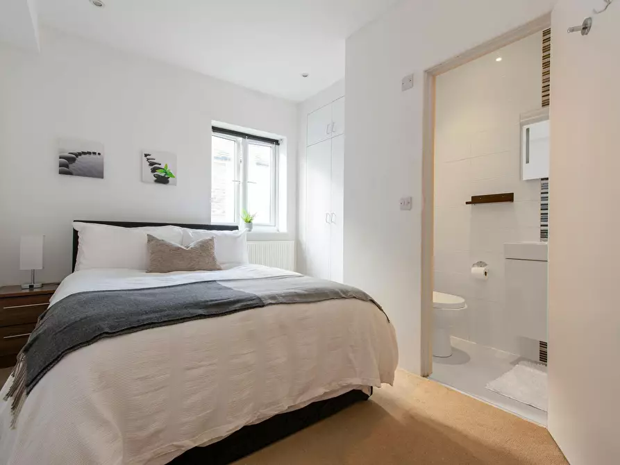 Immagine 6 di Appartamento in affitto  in Gunnersbury Avenue a Ealing