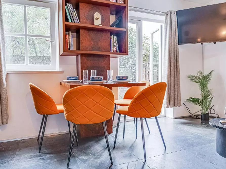 Immagine 3 di Casa indipendente in affitto  in Carlyle Mews a Poplar