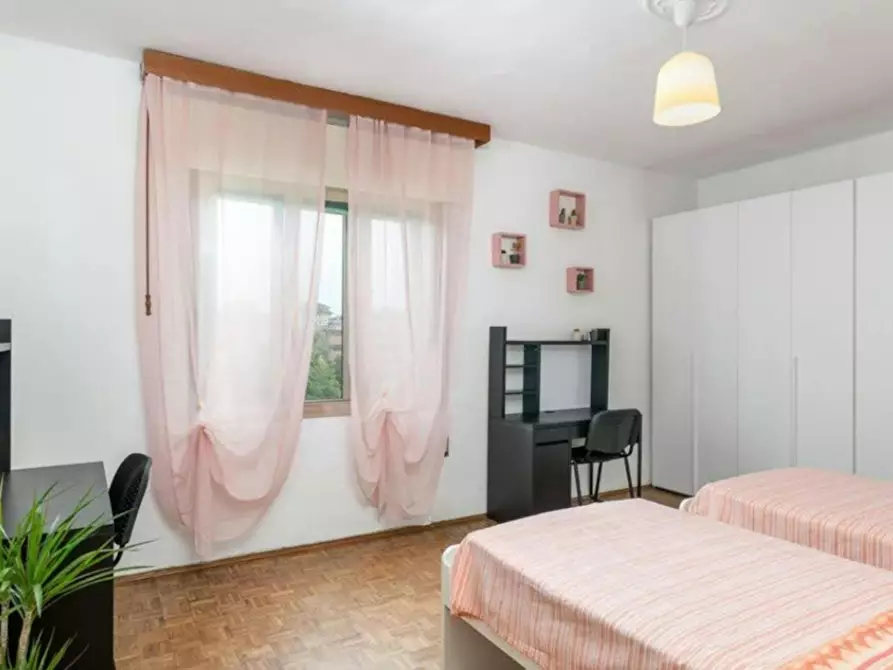 Immagine 2 di Camera condivisa in affitto  in Via Armando Diaz a Venezia