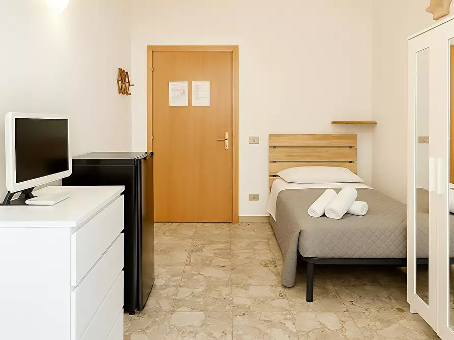 Immagine 4 di Camera in affitto  in Via del Porrione a Siena