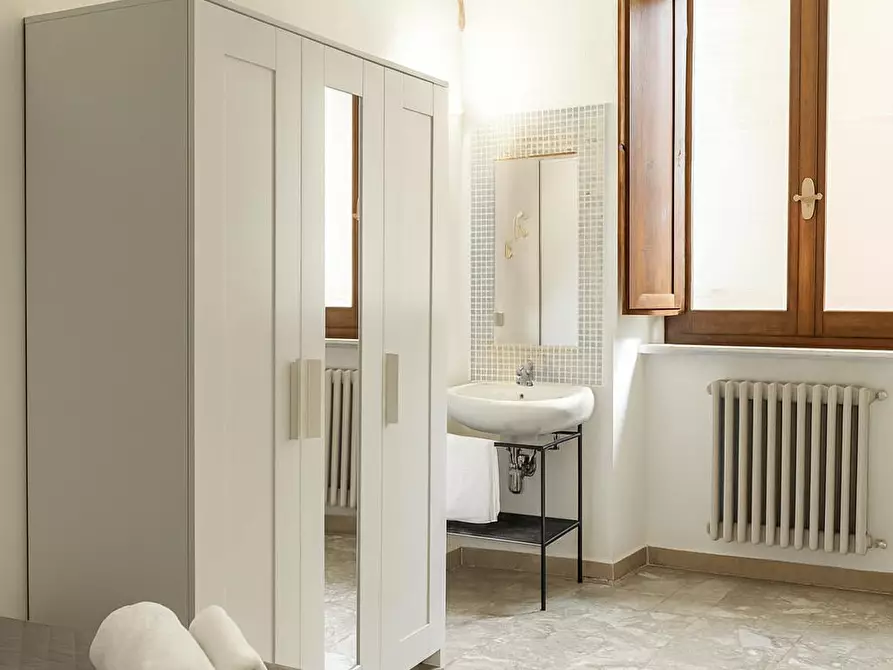 Immagine 5 di Camera in affitto  in Via del Porrione a Siena