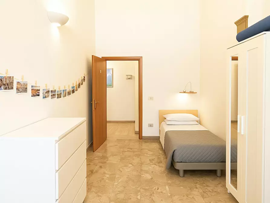 Immagine 7 di Camera in affitto  in Via del Porrione a Siena