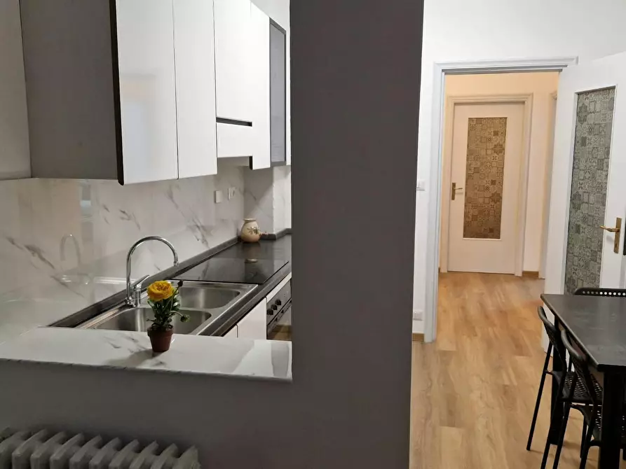 Immagine 8 di Camera in affitto  in Via Cortemilia a Torino