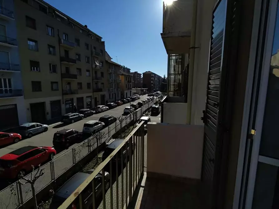 Immagine 5 di Camera in affitto  in Via Cortemilia a Torino
