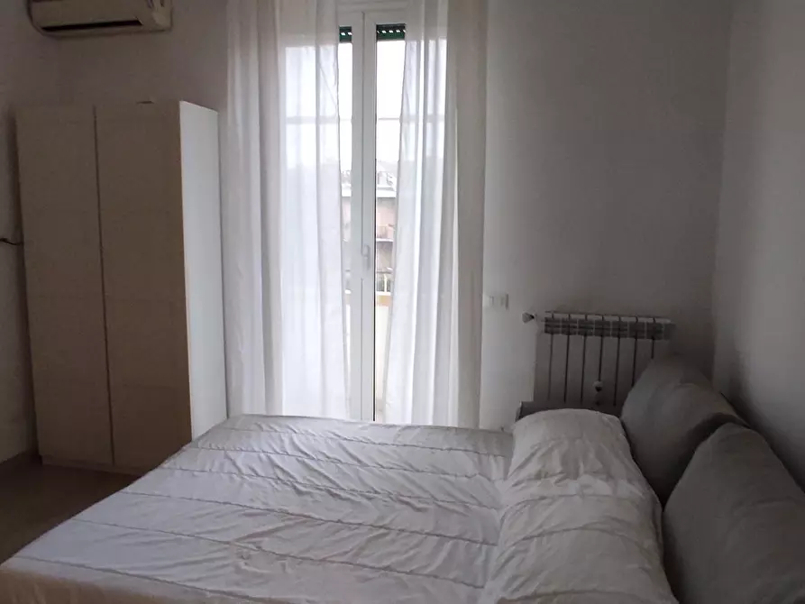 Immagine 8 di Camera in affitto  in Via Alghero a Roma