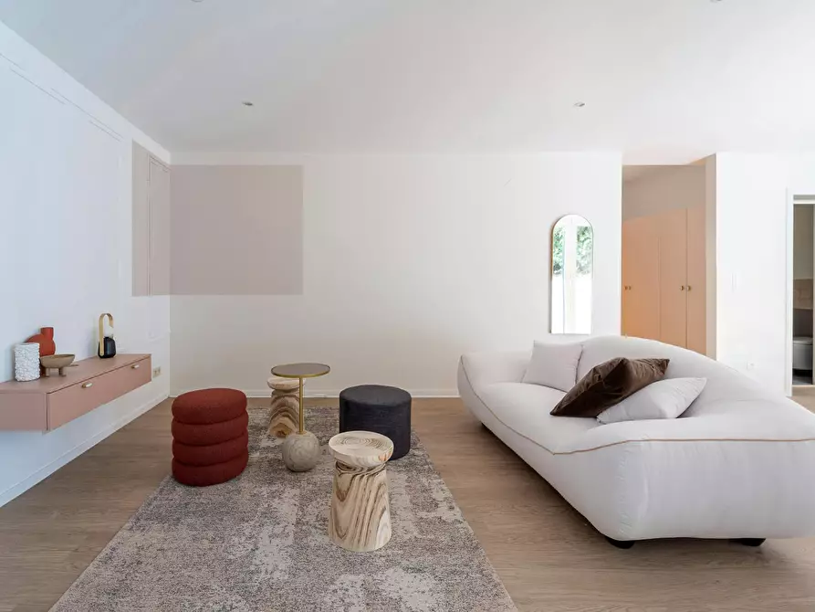 Immagine 2 di Appartamento in affitto  in Rue Franz Merjay a Ixelles