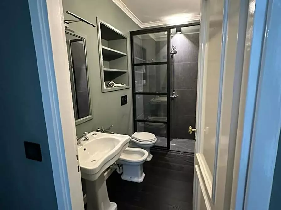 Immagine 8 di Appartamento in affitto  in Via della Rocca a Torino