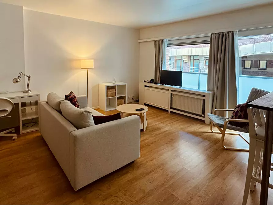 Immagine 1 di Appartamento in affitto  in Rue Charles Degroux a Etterbeek