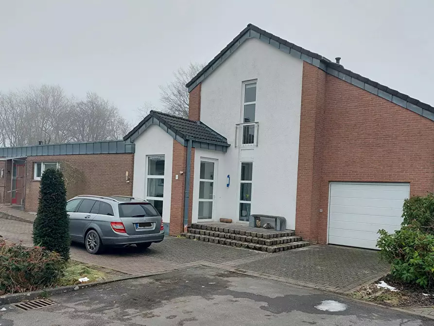 Immagine 1 di Casa indipendente in affitto  in Orffstraße a Geilenkirchen