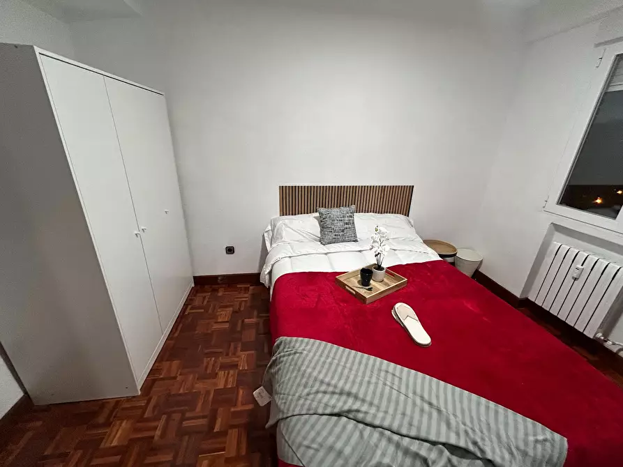Immagine 2 di Camera in affitto  in Calle de Fermín Caballero a Madrid