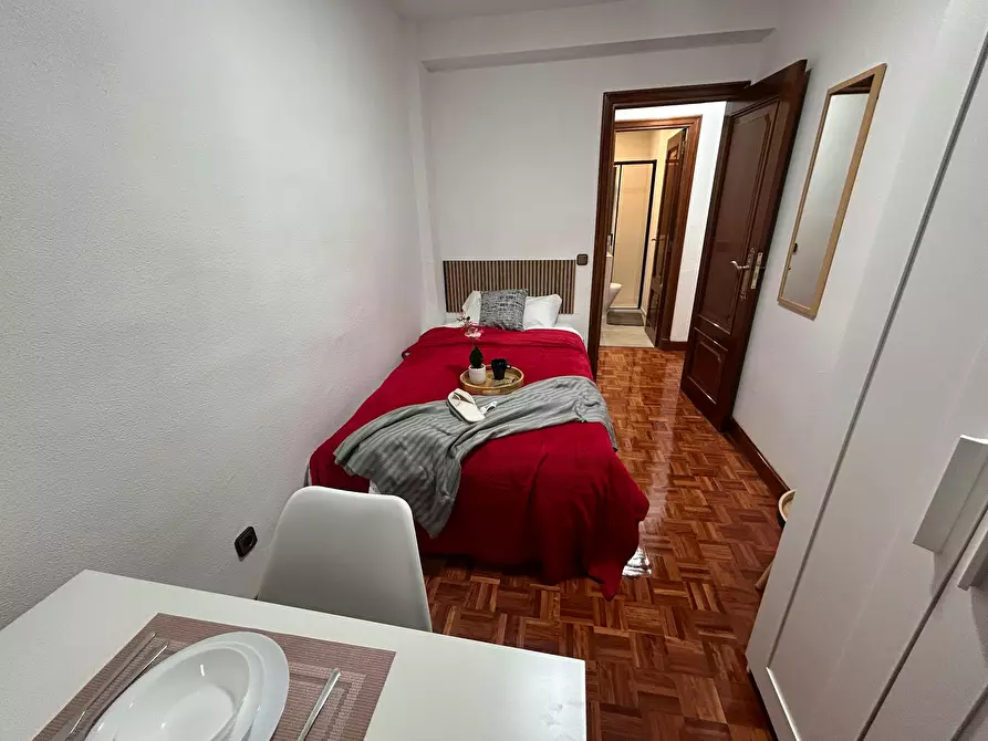 Immagine 4 di Camera in affitto  in Calle de Fermín Caballero a Madrid