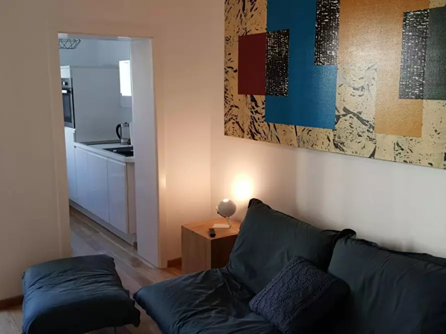Immagine 2 di Appartamento in affitto  in Cantadorstraße a Düsseldorf