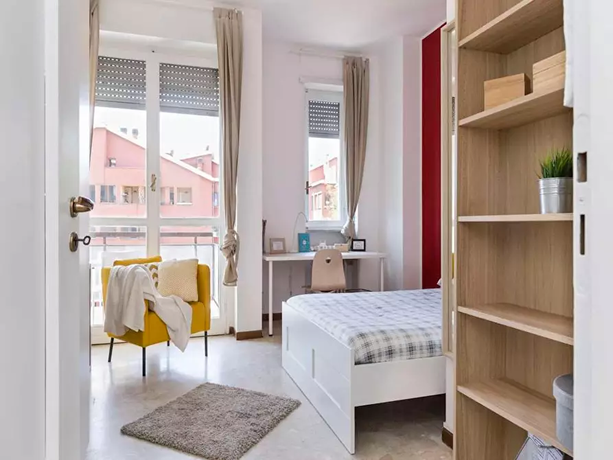 Immagine 4 di Camera in affitto  in Via dei Mandorli a Buccinasco