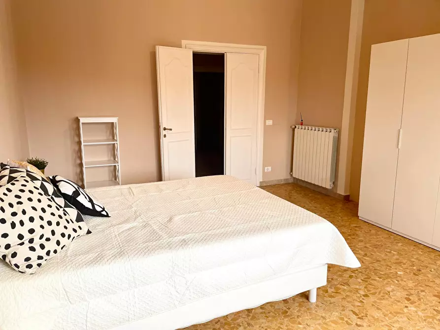 Immagine 6 di Camera in affitto  in Lungarno Amerigo Vespucci a Firenze