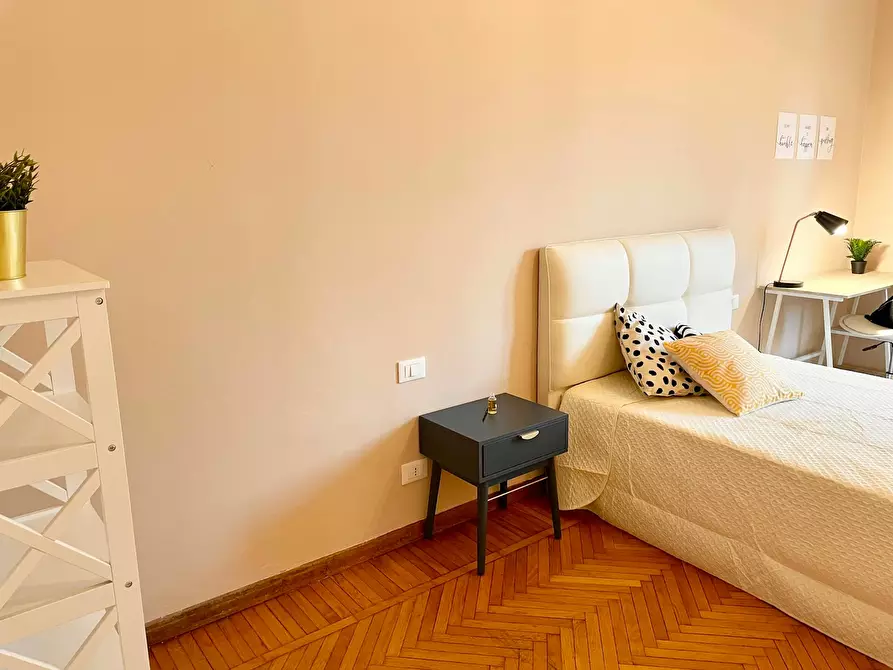 Immagine 5 di Camera in affitto  in Lungarno Amerigo Vespucci a Firenze