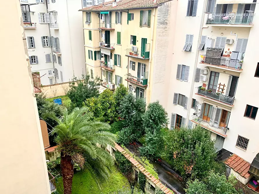 Immagine 10 di Camera in affitto  in Lungarno Amerigo Vespucci a Firenze