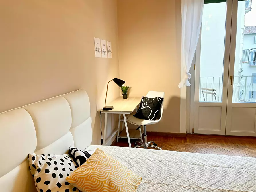 Immagine 6 di Camera in affitto  in Lungarno Amerigo Vespucci a Firenze