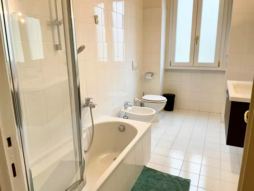 Immagine 9 di Camera in affitto  in Lungarno Amerigo Vespucci a Firenze