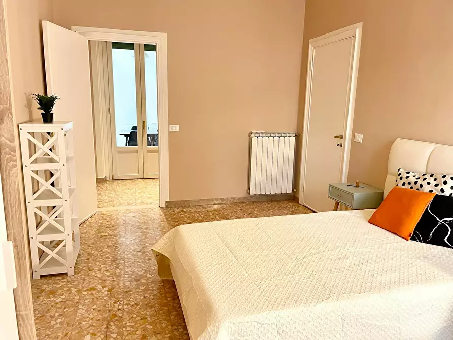 Immagine 3 di Camera in affitto  in Lungarno Amerigo Vespucci a Firenze