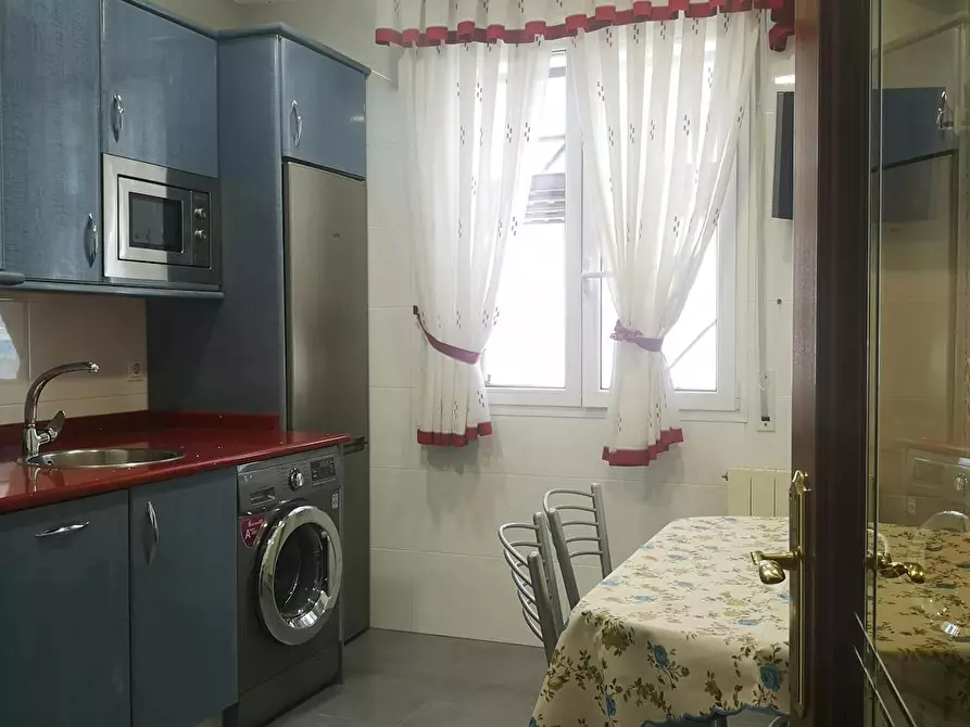 Immagine 8 di Camera in affitto  in Errekalde-Larraskitu Errepidea a Bilbao