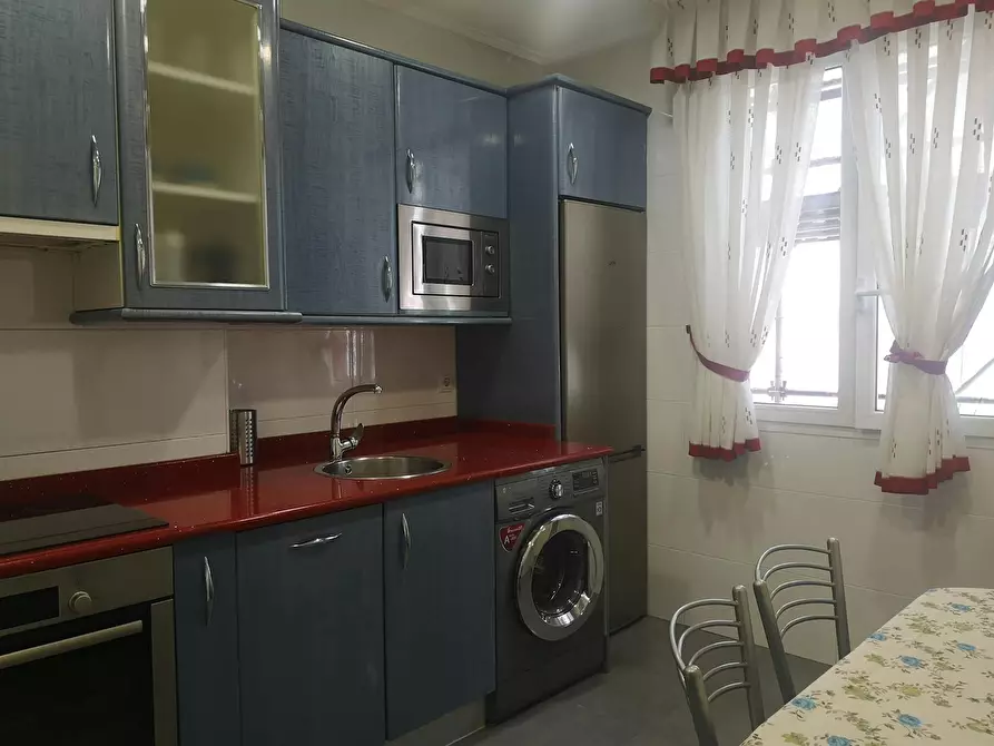 Immagine 7 di Camera in affitto  in Errekalde-Larraskitu Errepidea a Bilbao