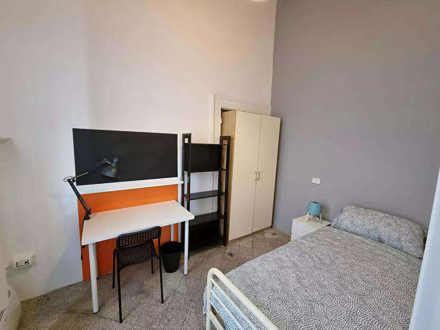 Immagine 3 di Camera in affitto  in Via Pietro Trinchera a Napoli