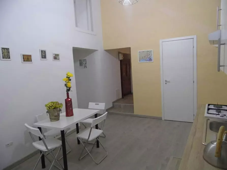 Immagine 10 di Camera in affitto  in Vico Gabella della Farina a Napoli