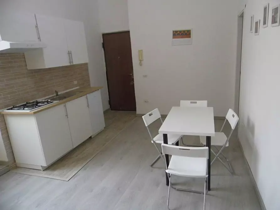 Immagine 3 di Camera in affitto  in Vico Gabella della Farina a Napoli