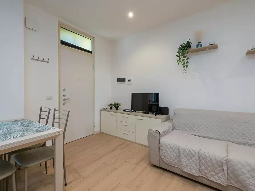 Immagine 1 di Appartamento in affitto  in Via Rogoredo a Milano