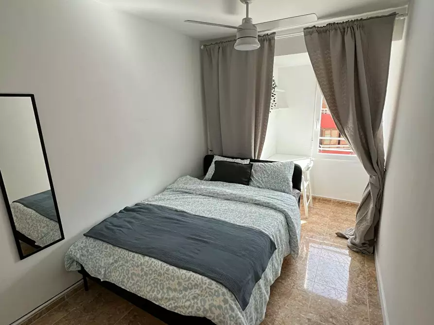 Immagine 1 di Camera in affitto  in Avinguda de Jijona a Alicante/Alacant