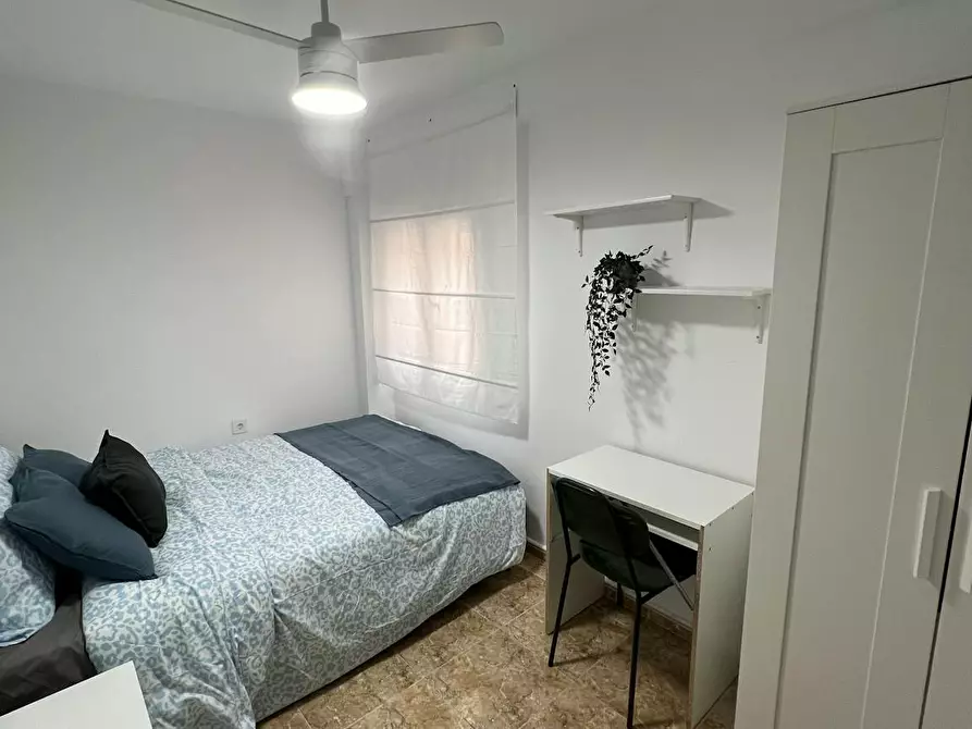 Immagine 1 di Camera in affitto  in Avinguda de Jijona a Alicante/Alacant