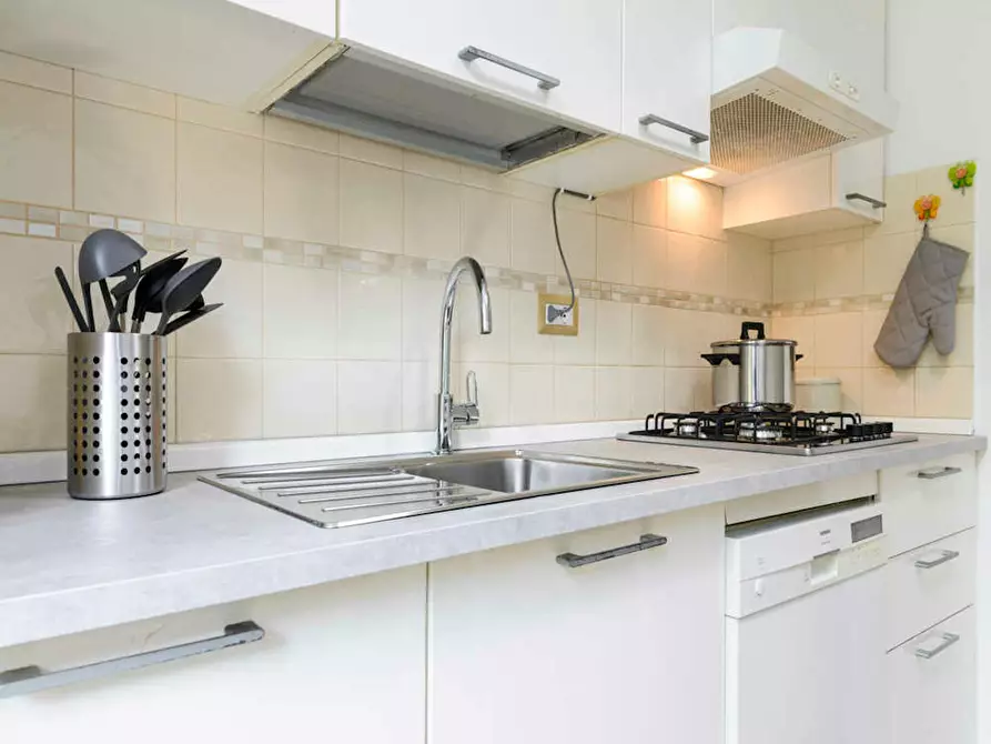 Immagine 10 di Camera in affitto  in Via Olona a Milano