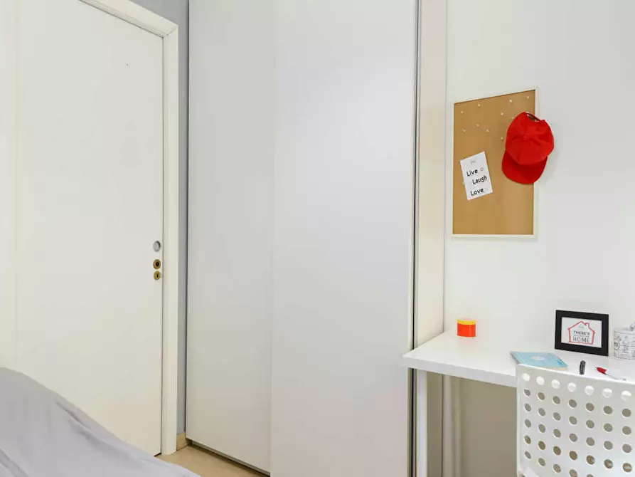 Immagine 4 di Camera in affitto  in Via Olona a Milano