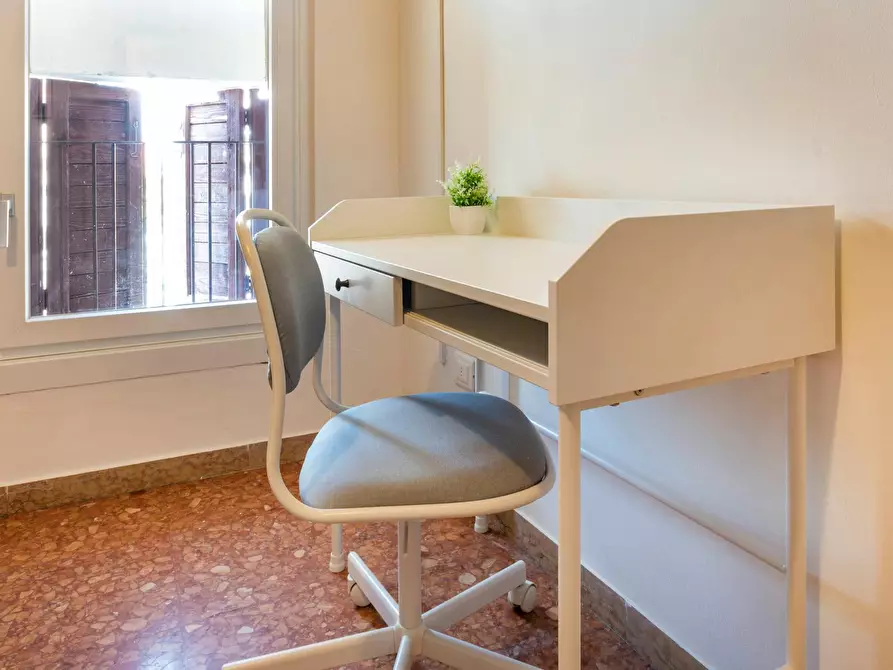 Immagine 2 di Camera in affitto  in Via Venti Settembre a Verona