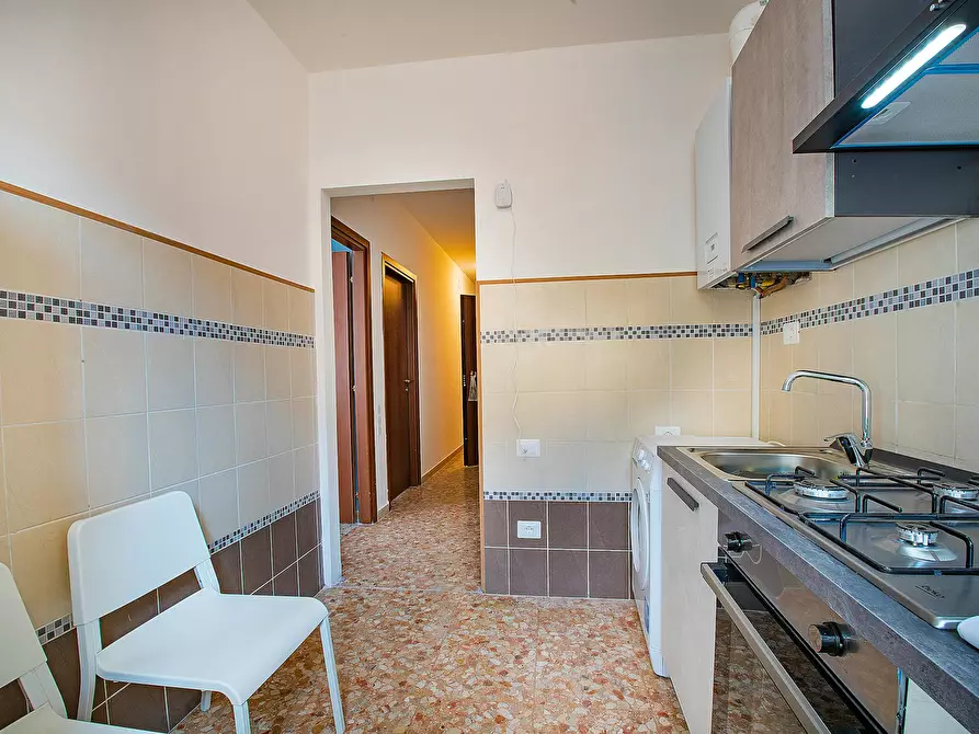 Immagine 10 di Camera in affitto  in Via Venti Settembre a Verona