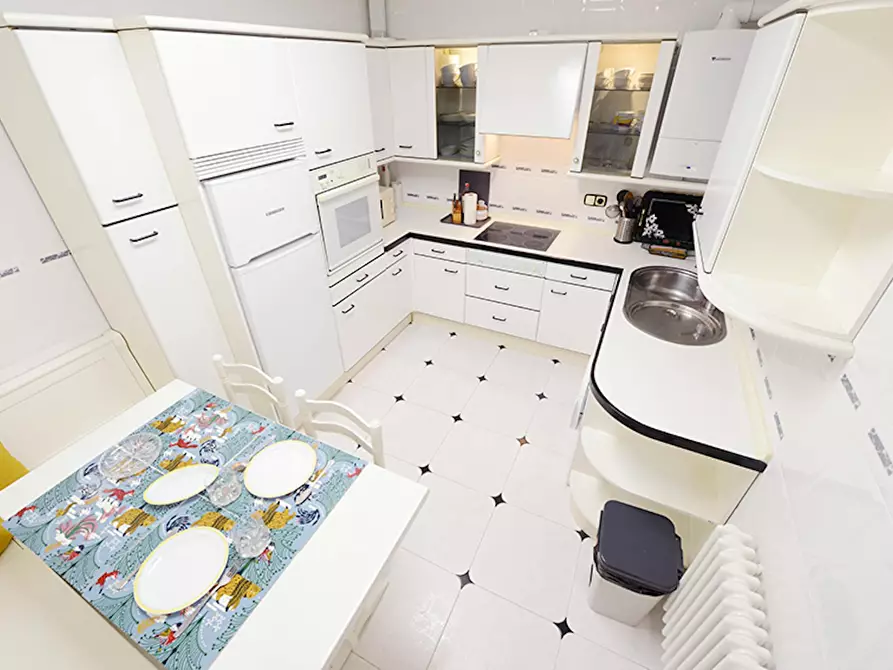 Immagine 10 di Camera in affitto  in José María de Escuza Kalea a Bilbao