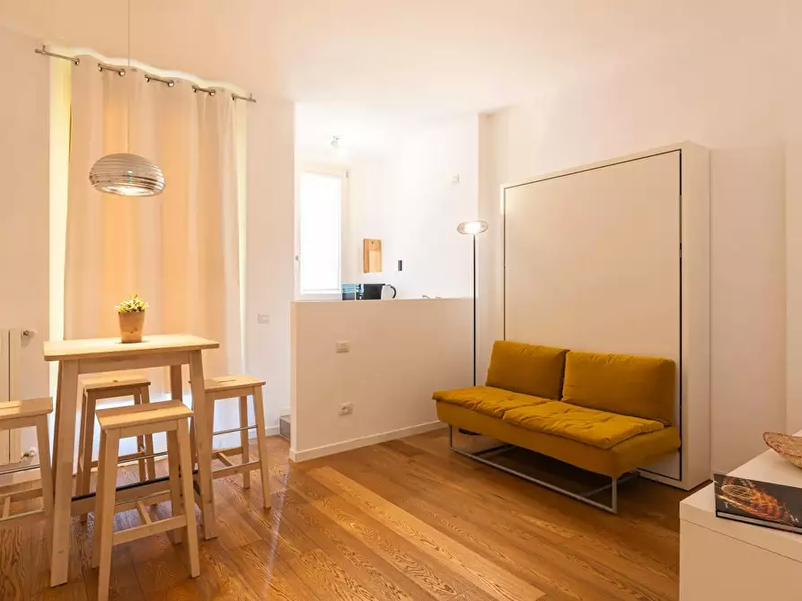 Immagine 1 di Appartamento in affitto  in Via Caccialepori a Milano