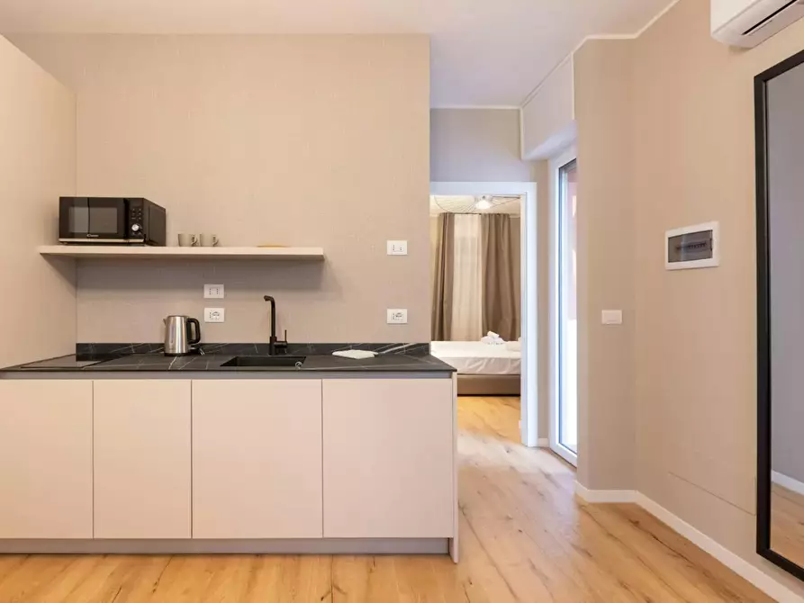 Immagine 3 di Appartamento in affitto  in Via Monte Rosa a Milano