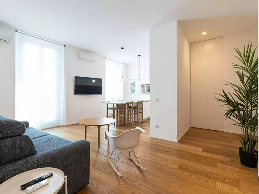 Immagine 9 di Appartamento in affitto  in Via Caccialepori a Milano