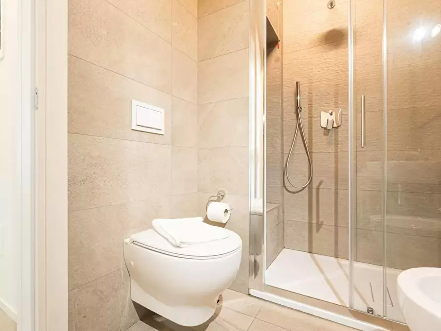 Immagine 9 di Appartamento in affitto  in Via Ippolito Rosellini a Milano