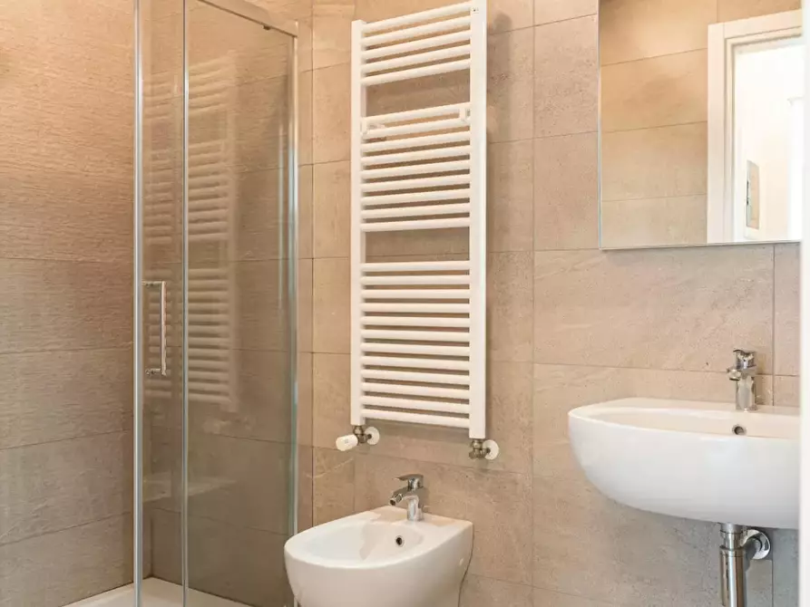 Immagine 6 di Appartamento in affitto  in Via Ippolito Rosellini a Milano