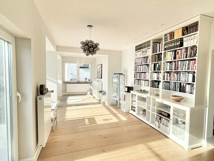Immagine 10 di Casa indipendente in affitto  in Saalburgstraße a Friedrichsdorf