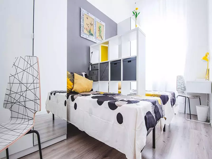 Immagine 1 di Camera in affitto  in Via Paolo Bassi a Milano