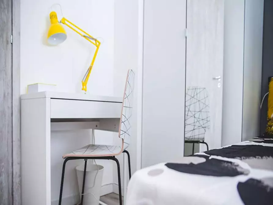 Immagine 5 di Camera in affitto  in Via Paolo Bassi a Milano