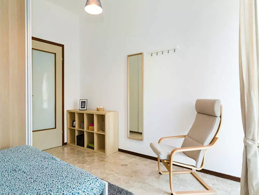 Immagine 5 di Camera in affitto  in Via Ginestre a Buccinasco