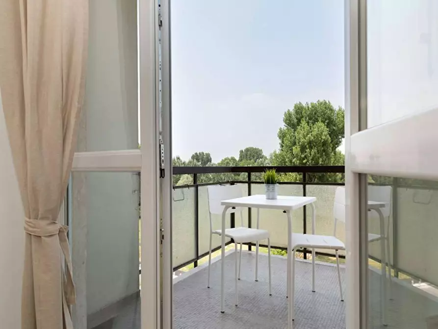 Immagine 9 di Camera in affitto  in Via Ginestre a Buccinasco