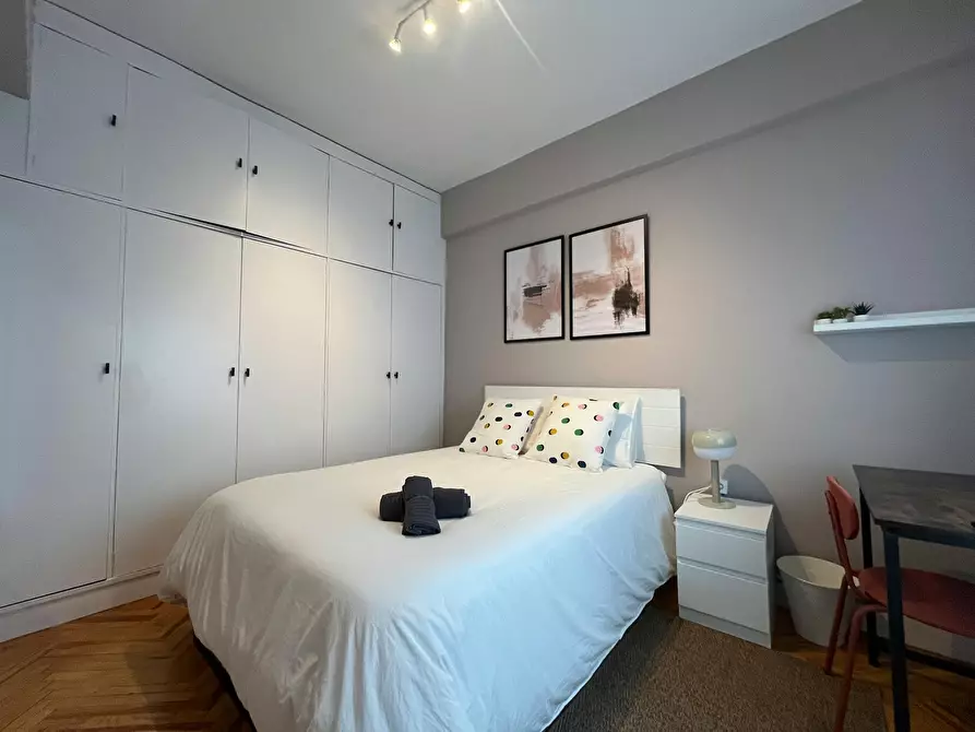 Immagine 1 di Camera in affitto  in Atxukarro Doktorearen Kalea a Bilbao