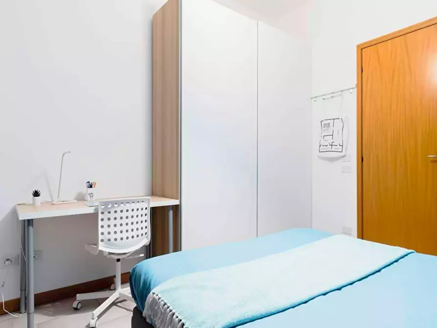 Immagine 4 di Camera in affitto  in Via Fiume delle Perle a Roma