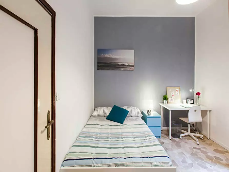 Immagine 1 di Camera in affitto  in Via Antonio Panizzi a Milano